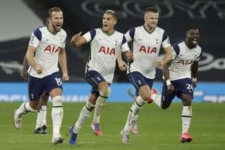 Tottenham buscou empate no fim e conseguiu a vaga na disputa de pênaltis (AFP)