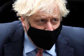 Premiê britânico, Boris Johnson, retorna à sua residência oficial em Londres
06/10/2020 REUTERS/Toby Melville