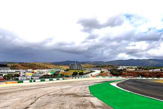 Domingo nublado e com ameaça de chuva em Portimão, palco do GP de Portugal de Fórmula 1 