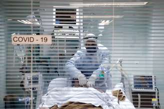 Paciente com Covid-19 na UTI de hospital  
19/11/2020
REUTERS/Diego Vara