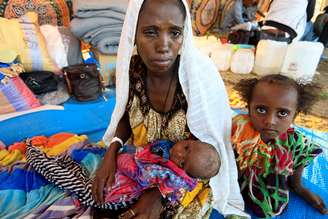 Refugiados etíopes do conflito em Tigré na região de fronteira entre Etiópia e Sudão
23/11/2020 REUTERS/Mohamed Nureldin Abdallah