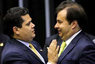 Alcolumbre e Maia se cumprimentam no início do ano legislativo de 2020
03/02/2020
REUTERS/Adriano Machado