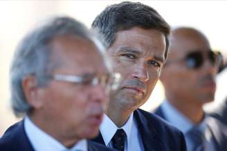 Presidente do BC, Roberto Campos Neto, e ministro da Ecoomia, Paulo Guedes, deixam o Palácio do Alvorada em Brasília
27/04/2020
REUTERS/Ueslei Marcelino