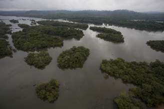 Trecho do rio Xingu em área inundada para construção da hidrelétrica de Belo Monte
REUTERS/Paulo Santos
