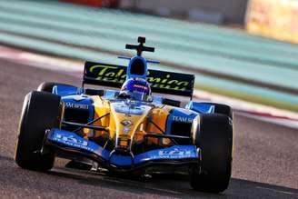 Fernando Alonso reencontrou o Renault R25 V10 de 2005 graças a uma restauradora alemã.