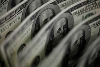 Dólar dispara acima de R$5,20 de olho em nova cepa de Covid-19
02/08/2011
REUTERS/Yuriko Nakao