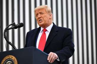 Donald Trump fez discurso no Texas, próximo ao muro na fronteira com o México