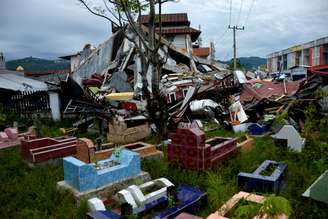 GVista de edifícios destruídos por terremoto em Mamuju, na Indonésia. 17/1/2021. Abriawan Abhe/Antara Foto via REUTERS   A