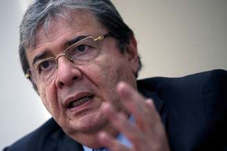 Carlos Holmes Trujillo durante entrevista à Reuters em Bogotá
27/11/2020 REUTERS/Luisa Gonzalez