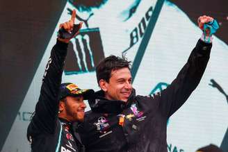 Lewis Hamilton e Toto Wolff formam a parceria mais vitoriosa da história da F1 