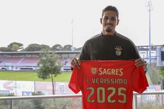 Com a 'bênção' de Luizão, Lucas Veríssimo vestirá a camisa 4 no Benfica (Foto: Tânia Paulo / SL Benfica)