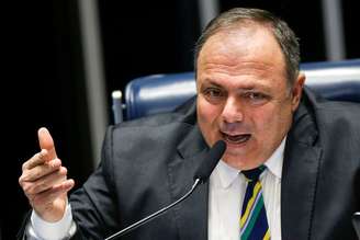 Ministro Eduardo Pazuello fala em sessão no Senado
REUTERS/Adriano Machado