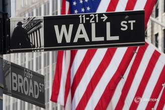 Sinalização da placa de Wall Street em Nova York. 09/03/2020. REUTERS/Carlo Allegri. 
