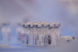 Frascos da vacina Pfizer-BioNTech contra Covid-19 em centro de vacinação em Nova York
23/02/2021 REUTERS/Brendan McDermid