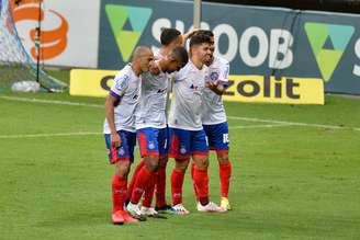 Bahia derrota os reservas do Santos e se garante na Copa Sul-Americana