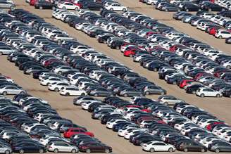 Pátio de montadora de veículos. 28/3/2018. REUTERS/Lucy Nicholson