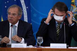 Paulo Guedes chegou a falar em 'recuperação em V' no Brasil