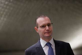 Advogado Cristiano Zanin Martins antes de sessão do Superior Tribunal de Justiça em Brasília
23/04/2019 REUTERS/Adriano Machado