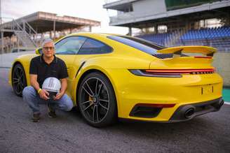 Sergio Quintanilha, editor do Guia do Carro, num teste com o Porsche 911 em Interlagos.