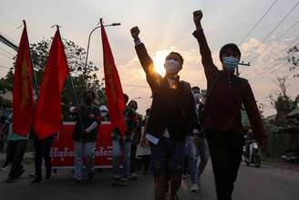 Myanmar tem protestos diários contra o golpe militar de 1º de fevereiro