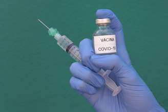 Fotos ilustrativas da vacina contra covid-19 