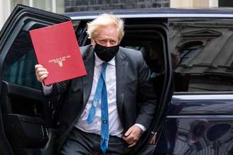 Investigação contra Johnson foi aberta pela Comissão Eleitoral