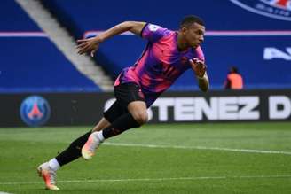 Mbappé não sabe se jogará a volta da Champions (Foto: FRANCK FIFE / AFP)