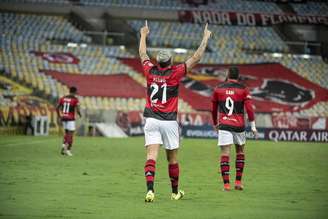 O Flamengo entra em campo pelo primeiro jogo da semifinal do Carioca (Foto: Alexandre Vidal/Flamengo)