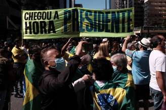 Manifestação na Avenida Paulista, em São Paulo, em favor do presidente Bolsonaro pede a intervenção militar