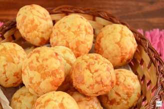 Guia da Cozinha - Receita rápida e prática de pão de queijo com 3 ingredientes