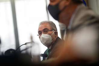 Ministro da Saúde, Marcelo Queiroga, em depoimento à CPI da Covid em Brasília
06/05/2021 REUTERS/Adriano Machado