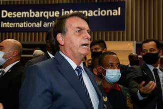 Bolsonaro acena à China após ataque sobre origem do vírus