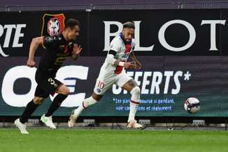 Rennes e PSG ficaram apenas no empate (Foto: FRED TANNEAU / AFP)