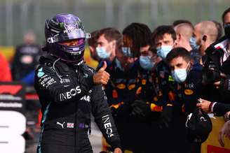 Feliz da vida na Mercedes, Lewis Hamilton já planeja a renovação do seu contrato 