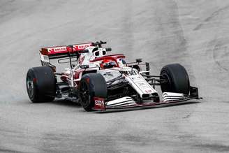 Robert Kubica andou no TL1 em Barcelona e voltou à pista para andar com os pneus de 18" 