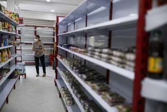 Prateleiras praticamente vazias em supermercado em Cali, Colômbia 
13/05/2021
REUTERS/Luisa González