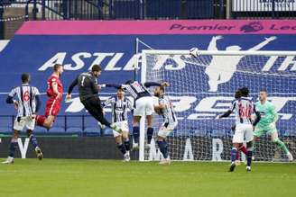 Liverpool vem de vitória épica com gol de Alisson sobre o West Brom (TIM KEETON / POOL / AFP)