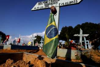 Túmulo de vítima da Covid-19 no cemitério Parque Taruma, em Manaus (AM) 
20/05/2021
REUTERS/Bruno Kelly