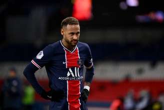 Neymar, sobre vestir a camisa de um clube parceiro da Nike: 'Ironia do destino continuarei a estampar no meu peito uma marca que me traiu' (Foto: AFP)