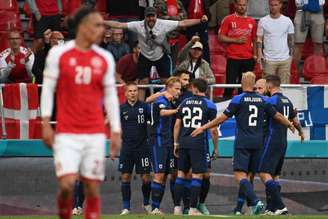 Finlândia fez sua primeira partida na história da Eurocopa (Foto: JONATHAN NACKSTRAND / POOL / AFP)