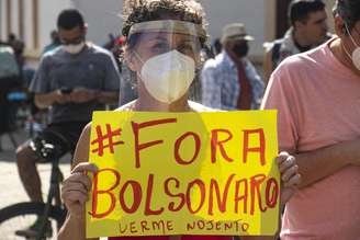 Protesto contra Jair Bolsonaro, realizado no centro da cidade do Jacareí, SP, neste sábado, 29.