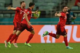 Shaqiri marcou o segundo gol da Suíça (Foto: OZAN KOSE / POOL / AFP)