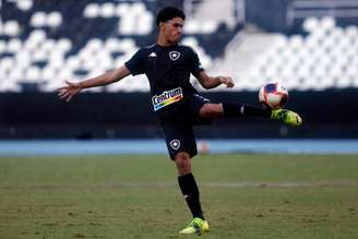 Paulo Victor em ação pelo Botafogo (Foto: Vítor Silva/Botafogo)