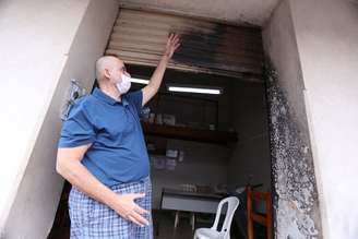 Jose Antonio Arantes gesticula diante de seu escritório, em Olímpia (SP)
09/06/2021
REUTERS/Leonardo Benassatto
