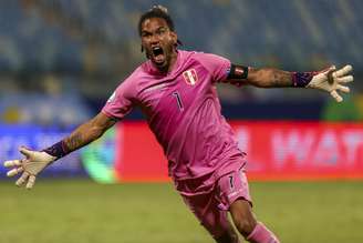 Equador e Peru empataram em 2 a 2, no Estádio Olímpico, em Goiânia, nesta quarta-feira (23)