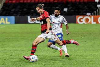 Flamengo, de Felipe Luís, segue firme na Libertadores