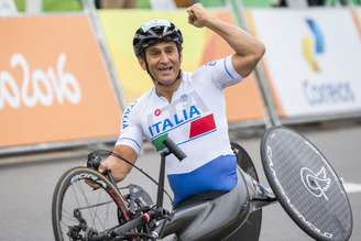 Alessandro Zanardi segue se recuperando após acidente na Itália 