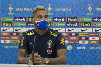 CBF afirmou que Douglas Luiz optou por usar a 25 (Foto: Lucas Figueiredo /CBF)