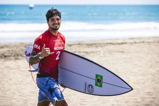 Gabriel Medina aderiu a onda de pintar as unhas nas cores do Brasil Miriam Jeske/COB