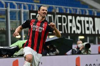 Ibrahimovic poderia ter trocado o Milan pelo PSG em 2020 (Foto: MIGUEL MEDINA / AFP)